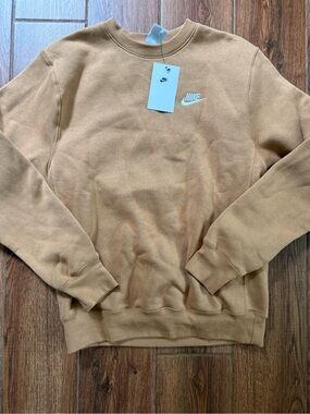 NWT / Nike Men's Crewneck Sweatshirt in Tan / XS